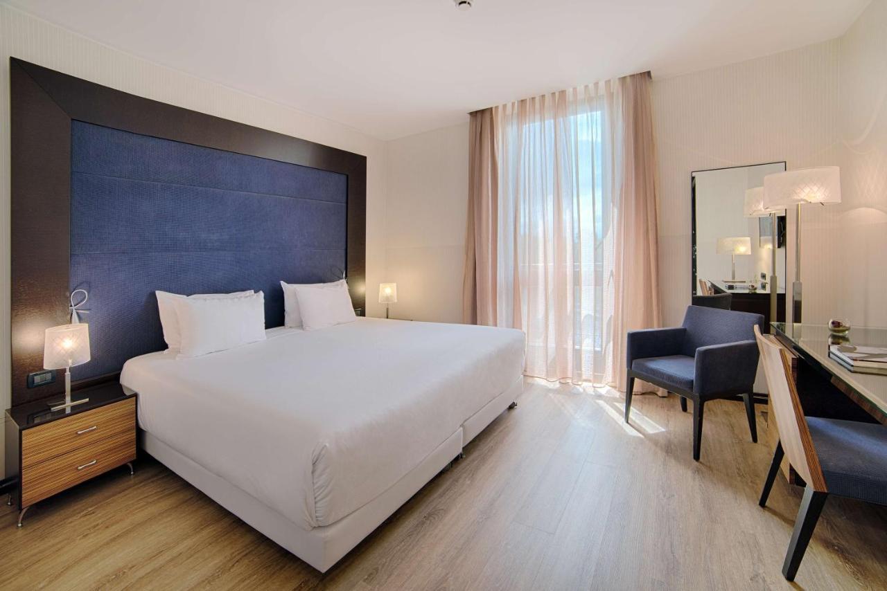 Hotel Nh Siena Esterno foto