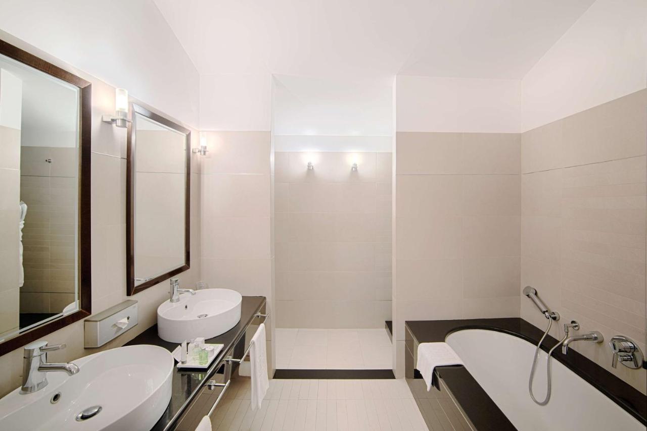 Hotel Nh Siena Esterno foto