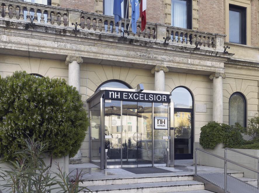 Hotel Nh Siena Esterno foto
