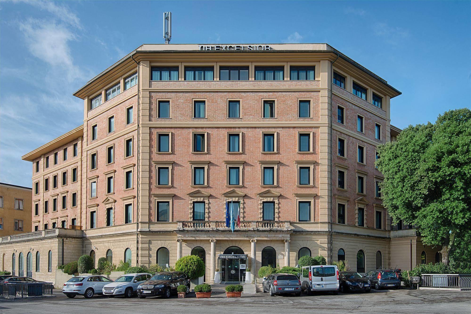 Hotel Nh Siena Esterno foto