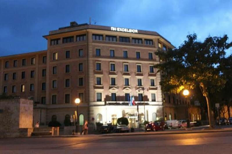 Hotel Nh Siena Esterno foto